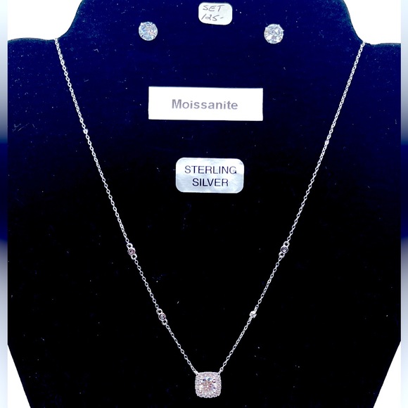 Stunning Moissenite Sterling Silver Necklace with matching Stud Earrings. - Picture 1 of 2
